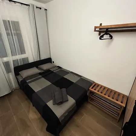 Hostel Alma One